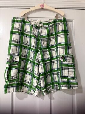 Vintage MEC Y2K Green Plaid Men’s Cargo Swim Surfing Pocket Shorts Size 40